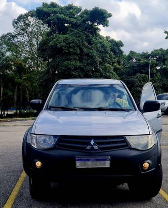 MITSUBISHI L200 TRITON 3.2 GLX 4X4 CD 16V TURBO INTERCOLER DIESEL 4P MANUAL MITSUBISHI L200 TRITON 3.2 GLX 4X4 CD 16V TURBO INTERCOLER DIESEL 4P MANUAL
